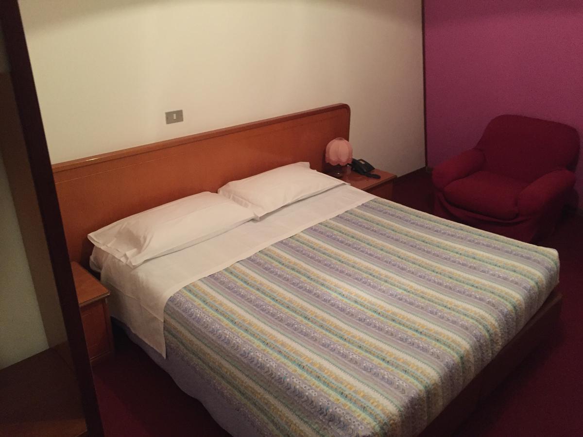 Hotel Pamela San Pietro in Casale Zewnętrze zdjęcie
