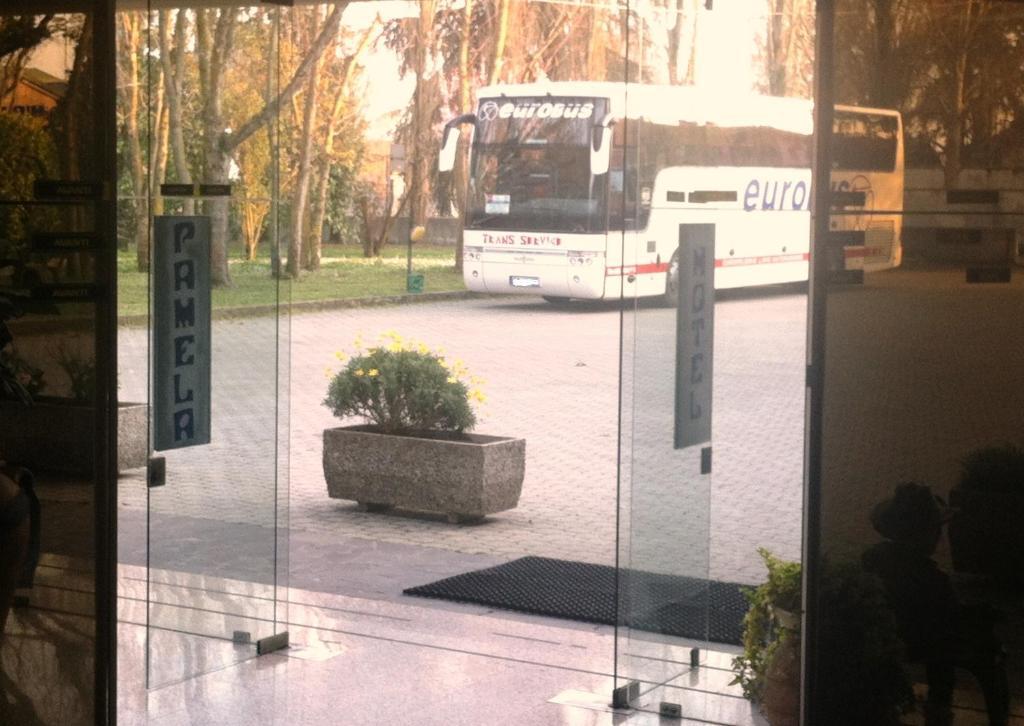 Hotel Pamela San Pietro in Casale Zewnętrze zdjęcie
